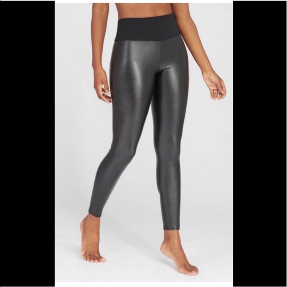 ASSETS by SPANX | Vegan leather leggings black MEDIUM - Picture 7 of 7